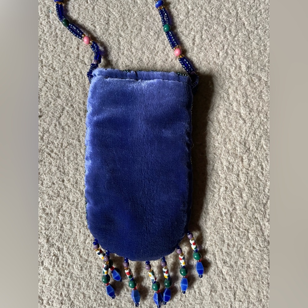Gorgeous velvet and stone beaded pouch - Picture 6 of 6